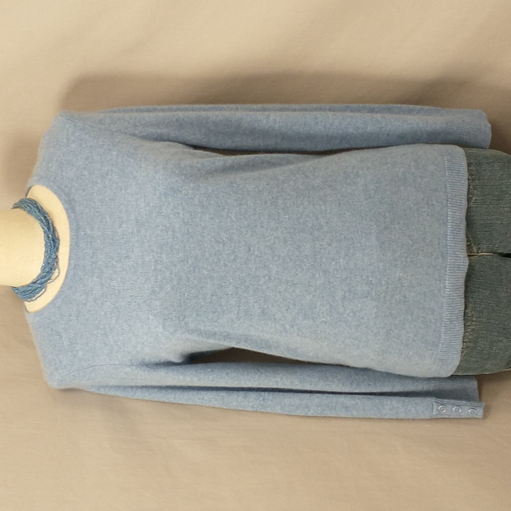 Cashmere Blue Heather Crew Sweater Button Cuff Long Soft NWOT Nice Thickness M
